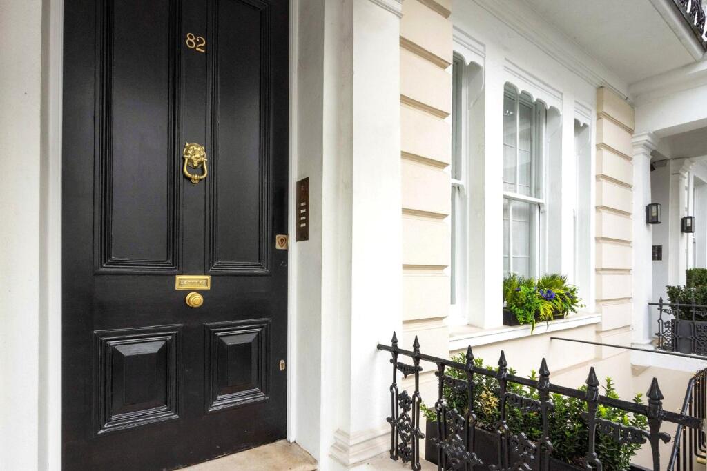 1 bedroom apartment for sale in Kensington Park Road, Kensington, London, W11